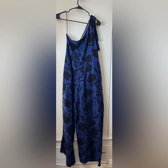 Kate Spade X Target Classic Rose Navy Blue Black Floral
Linen Blend Jumpsuit 14 - Picture 10 of 16